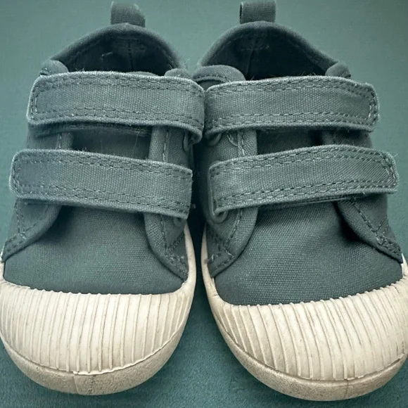 Cat & Jack Toddler Parker Sneaker Canvas Shoe 7 - Picture 3 of 5